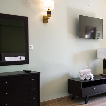 Prasino Horio Hotel อาร์ไนยา ภายนอก รูปภาพ