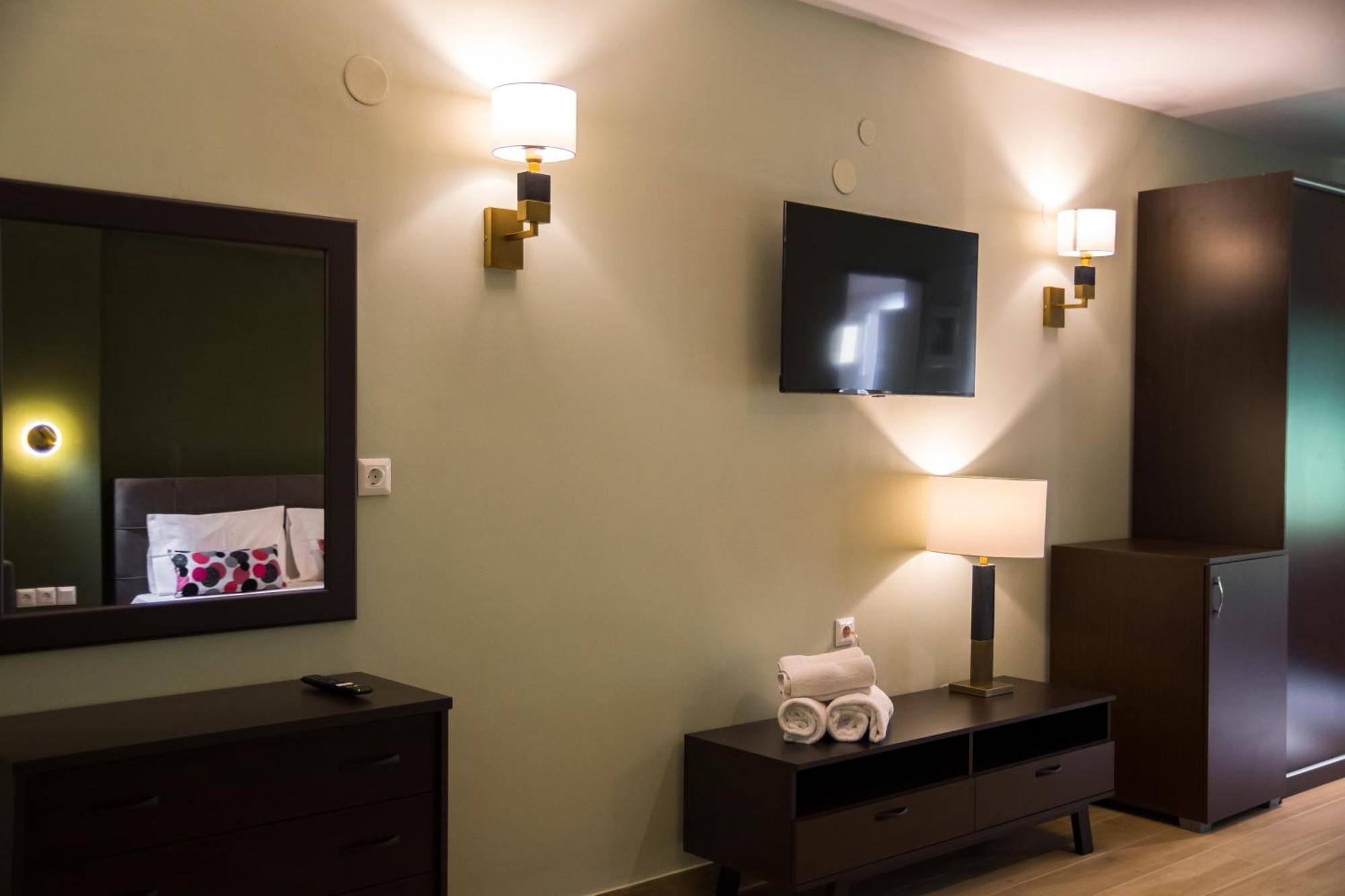 Prasino Horio Hotel อาร์ไนยา ภายนอก รูปภาพ